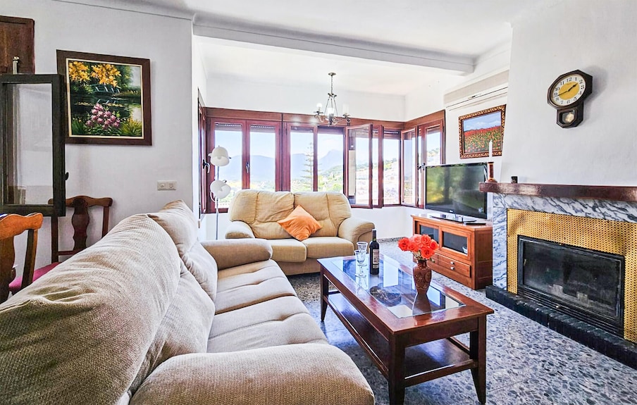 Stunning Home In Prado Del Rey - Villamartin
