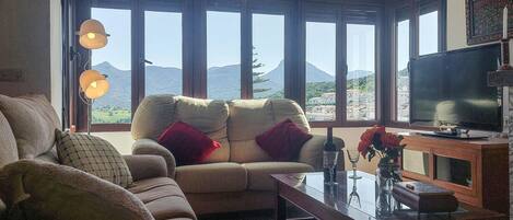 Smart TV y chimenea