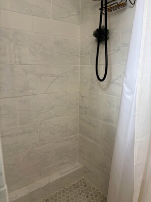 Bathroom - Guesthouse on Mississippi River Estate (Nauvoo)