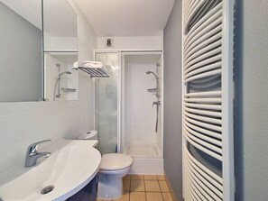 Bathroom - Carnac - 2-room apartment - 30m² (CARNAC)
