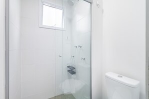 Shower, hair dryer, towels - Apt 3p / 1br - Cardeal (São Paulo)