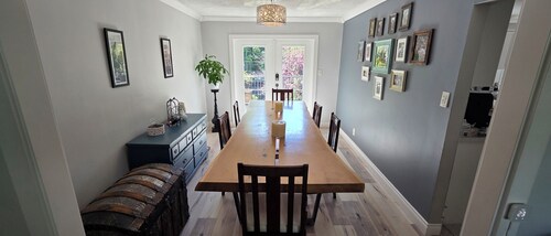 3-bedroom house with backyard, patio and hot-tub