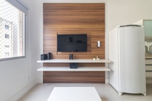Interior - Oscar Freire with Swimming Pool and Gym (São Paulo)
