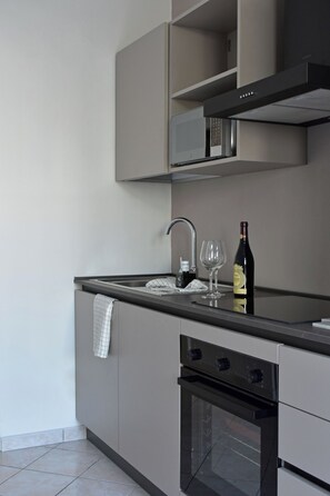 Private kitchen - Classic Apartment Ground Floor (Sirmione)