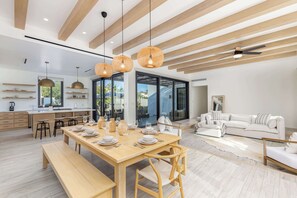 Interior - Luxury 4BR villa / Steps to oceanfront clubhouse (Cabo San Lucas)