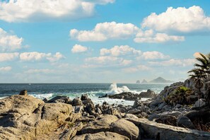 Beach nearby - Luxury 4BR villa / Steps to oceanfront clubhouse (Cabo San Lucas)