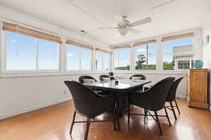 Dining - Lusby 3BD Family Beach House - Steps to the Sand! (Lusby)