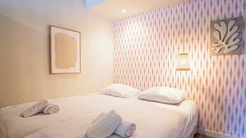 1 bedroom, WiFi, bed sheets