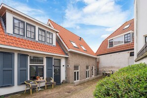 Exterior - Guesthouse 't Bonnie hofje: Charming accommodation in a great location. (Zandvoort)