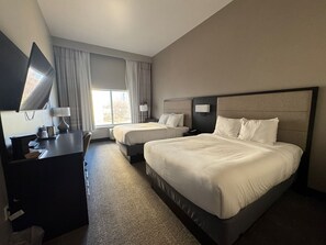 Habitación estándar, 2 camas Queen size, para no fumadores | Escritorio y wifi gratis 