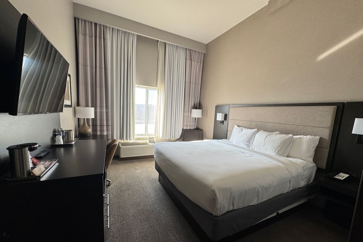 Habitación estándar, 1 cama King size, para no fumadores | Escritorio y wifi gratis