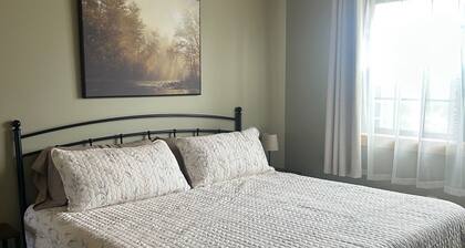 Cozy, quiet with a country setting 1-bedroom hotel style cabin, #11, in Verona