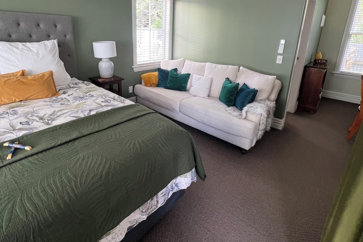 Studio Comfort - utsikt mot trädgården