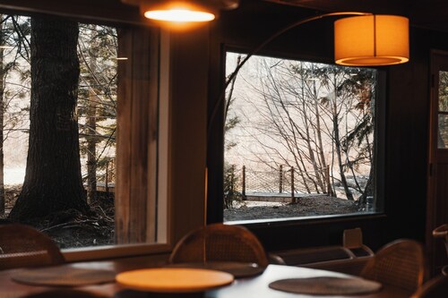 Family Friendly Cabin on the Yakima River! Private Sauna, Cold Plunge & Hot Tub
