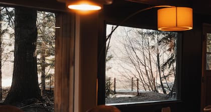 Family Friendly Cabin on the Yakima River! Private Sauna, Cold Plunge & Hot Tub
