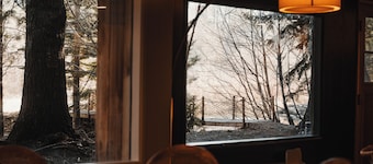 Family Friendly Cabin on the Yakima River! Private Sauna, Cold Plunge & Hot Tub