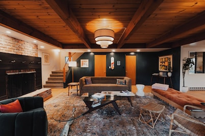 Family Friendly Cabin on the Yakima River! Private Sauna, Cold Plunge & Hot Tub