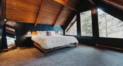Family Friendly Cabin on the Yakima River! Private Sauna, Cold Plunge & Hot Tub