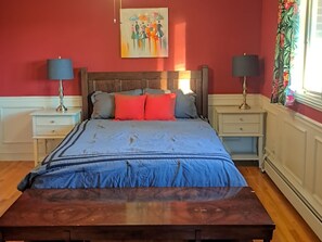 4 bedrooms, iron/ironing board, free WiFi, bed sheets - Creekside Retreat at Notre Dame (South Bend)