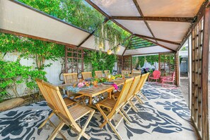 Outdoor dining - Spirit of Sofia 23 Bedroom Epic Resort! (Palm Springs)