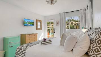 Bügeleisen/Bügelbrett, Reisekinderbett, WLAN, Bettwäsche