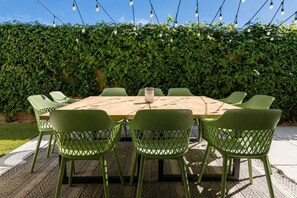 Outdoor dining - Kingfisher by Nest Villas | Idyllic Desert Oasis (Indio)