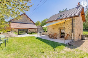 Outdoor dining - Un Temps Pour Soi - ANTULLY (ANTULLY)