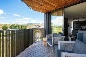 Terrace/patio - Clubhouse Lane 114 Golfside  Free Parking  AC (Queenstown)
