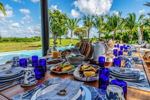 Outdoor dining - Best Luxury Escape W/ Gym & Game Room W/ Butler Near Beach/Stores/Restaurants (La Romana)