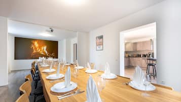 House | 7 bedrooms, Internet