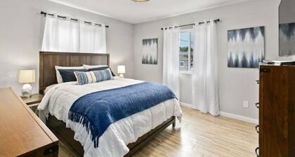 Spacious 3-bedroom condo in charming San Diego with AC and close to everything!