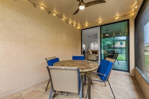 Outdoor dining - 4BR Villa in Gated Villa Sol - Near Disney (Kissimmee)