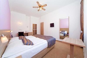 Room - Denisa (Prague)