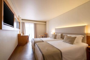 Room - Comfort Inn Ponta Delgada (Ponta Delgada)