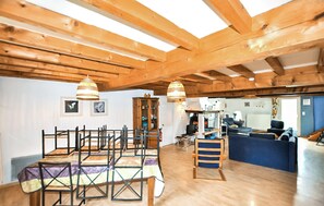Interior - Pet friendly home in Saint-Benoît (Saint-Benoît)