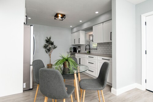 Tampa Retreat, 4 min to Stadium, Airport, sleeps