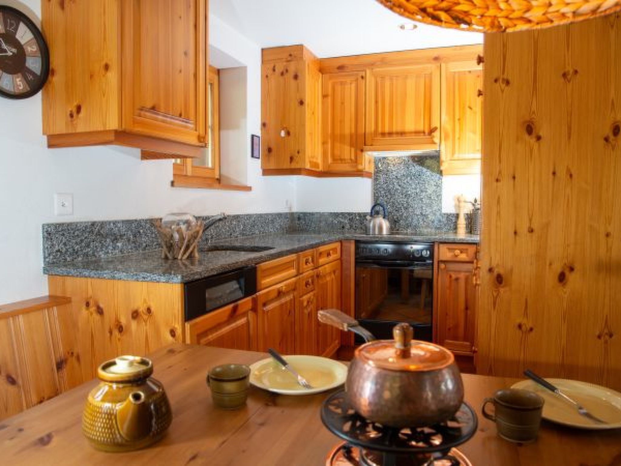 Fridge, oven, dishwasher, cookware/dishes/utensils