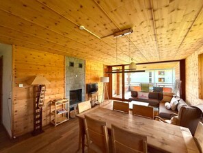 TV, fireplace - Family accommodation Oberbergstrassse for 5 persons Parpan by Interhome (Parpan)