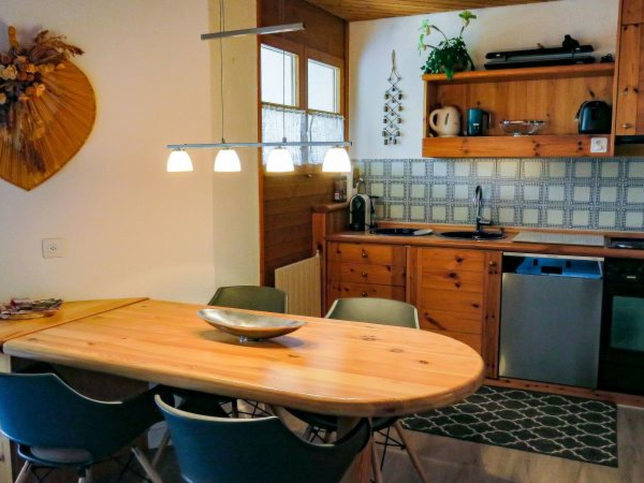 Kühlschrank, Ofen, Geschirrspüler, Kochgeschirr/Geschirr/Besteck