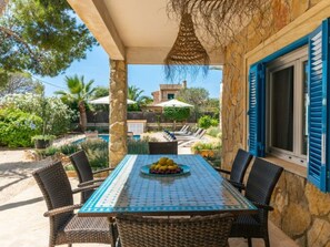 Outdoor dining - Villa Azul by Interhome (Santanyí)