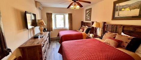 1 bedroom, desk, iron/ironing board, WiFi