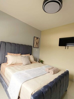 WiFi, bed sheets