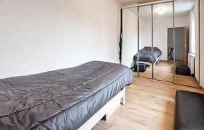 3 bedrooms, free WiFi - 3 bedroom gorgeous home in CAMBRAI (CAMBRAI)