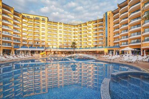 Pool - Grifid Hotel Arabella (Varna)