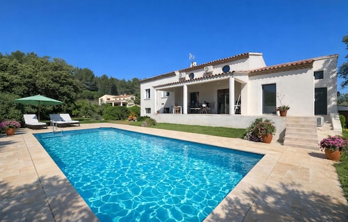 Gorgeous home in Grans