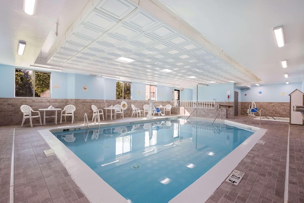 Pool - Sleep Inn & Suites (Grand Rapids)