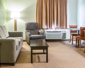 Room - Sleep Inn & Suites (Grand Rapids)