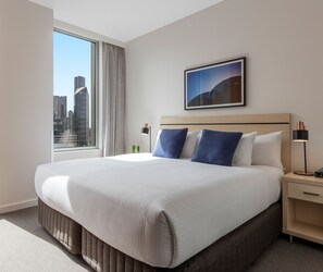 Room - Oaks Melbourne Lonsdale Suites (Melbourne)