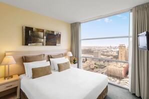 Room - Oaks Melbourne Lonsdale Suites (Melbourne)