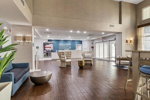 Lobby - Holiday Inn Express & Sui Destin-miramar Beach (Destin)